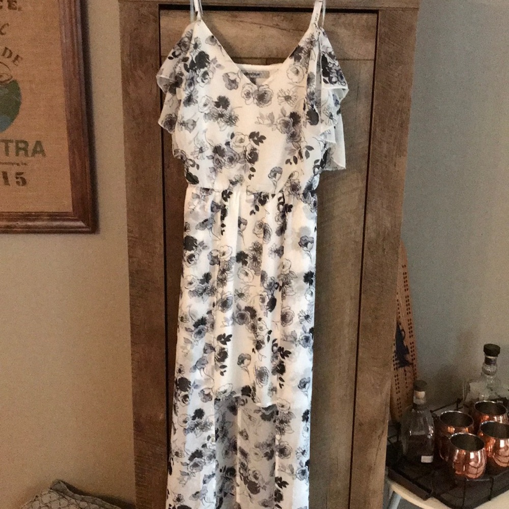 NWT Floral Dress 🖤
